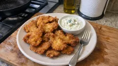 Křupavé řízky z hlívy v trojobalu – s krémovým gorgonzolovým dipem