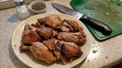 Kachna bez práce: pomalé pečení v zakrytém pekáči, maso se krásně odděluje