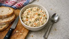 Celerová pomazánka na chlebíčky: křupavá, krémová a bez vaření