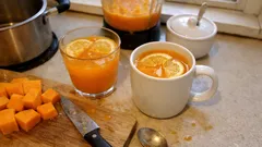 Domácí dýňový džus s citronem: jemně citrusový a skvělý i do sklenic