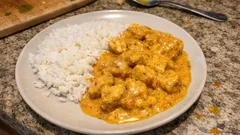 Rychlé kuře na kari se smetanou a taveným sýrem – krémová omáčka bez mouky