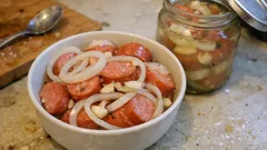 Domácí utopenci ve sklenici: jednoduchý nálev, který se vždy povede