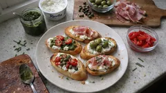 Tapas s pestem a ricottou: křupavá bageta hotová za pár minut