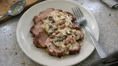 Šťavnatá pečená krkovička s houbovou smetanovou omáčkou – krok za krokem