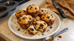 Rychlé muffiny s čokoládou: nadýchané a vláčné, stačí těsto jen promíchat