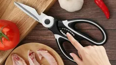 A víte, k čemu jsou tyhle malé zoubky na nůžkách?