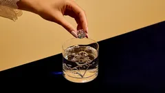 Jak vyčistit stříbrné a zlaté šperky a vrátit jim původní lesk, aniž byste je poškodili