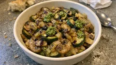 Zahradnická smaženice s cuketou: rychlá houbová večeře s balzamikem