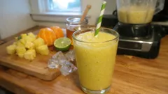 Ananasovo‑pomerančové smoothie s limetkou: svěží drink za 5 minut
