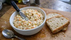 Celerová pomazánka na chlebíčky: drží tvar a po odležení chutná ještě líp