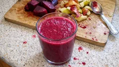 Řepné smoothie z pečené řepy: s hruškou, jablkem a zázvorem hotové za pár minut