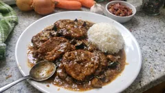 Zbojnická vepřová krkovice s hříbky: poctivá omáčka a šťavnaté maso