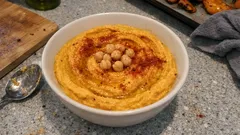 Krémový hummus s pečenou dýní: jemně nasládlý dip, který je hotový bez složitostí