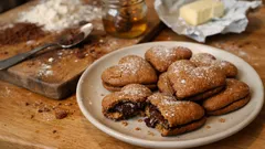 Plněné perníčky s čokoládou: měkké, voňavé a hotové za pár minut