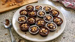 Ořechové šuhajdy bez pečení: krémová náplň a čokoládové košíčky krok za krokem