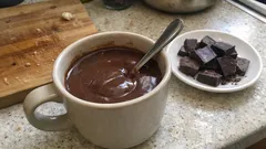 Domácí čokoládový likér s rumem: krémový, hladký a hotový za chvíli