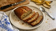 Vláčný banánový chlebíček z přezrálých banánů: jednoduchý recept, co vyjde vždy